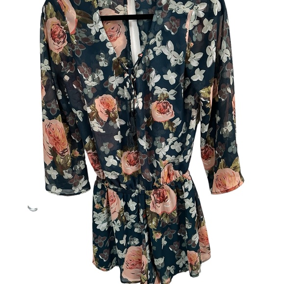 Show Me Your Mumu TILLIE TIE size X- Small Floral Romper Keyhole Back Navy Blue - Picture 6 of 12